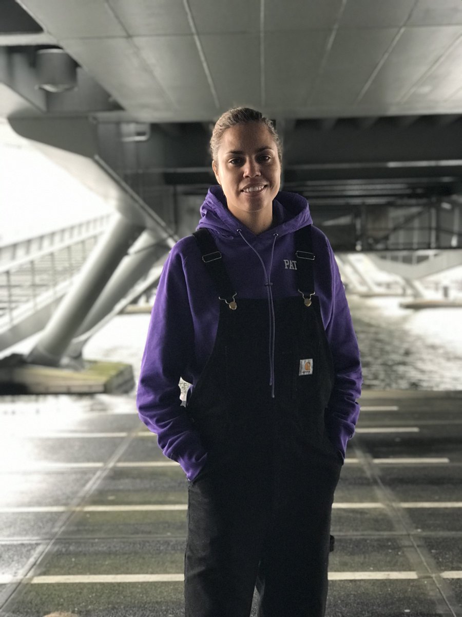 FunX_Media's tweet photo. Rocky Hehakaija is dé straatvoetbal queen van Nederland. In de podcast met @evacleven vertelt ze hoe het was om als jong meisje te voetballen. Check de podcast in de FunX app of op https://t.co/Q4azgqwdW1! #FunX #voetbal #Rocky #Talent #podcast https://t.co/mK3UI1sn3L