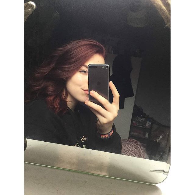 BeckahWheeldon's tweet photo. Since my last post, my hair turned red. #redhead #grungeaesthetic #retroaesthetic #redvelvet https://t.co/Uu7tCgBVDL https://t.co/qgNMW9AlTF