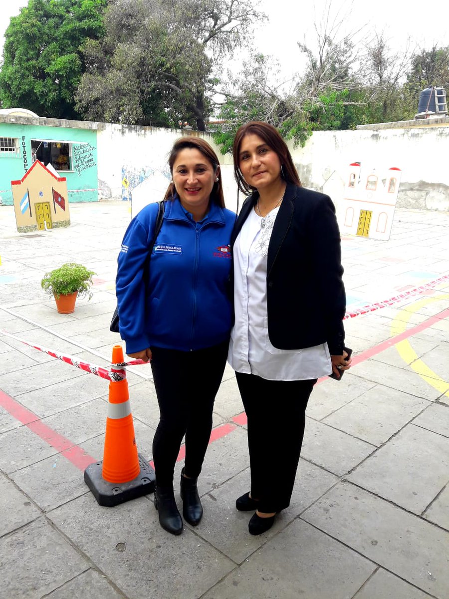 Coordinadora General del Plan Provincial Escuelas Abiertas, Lic. <a href="/patriciapinasco/">Patricia Pinasco</a>, acompaña el acto lanzamiento del período 2019 del Proyecto I.V.I. (Inteligencia Vial Infantil) en la Escuela №4034 Santa Lucía
<a href="/aniberruezo/">analia berruezo</a> <a href="/UrtubeyJM/">Juan Manuel Urtubey</a> @InfoAPSVSalta @fguillesaavedr <a href="/MarceSardina/">Marcela</a>