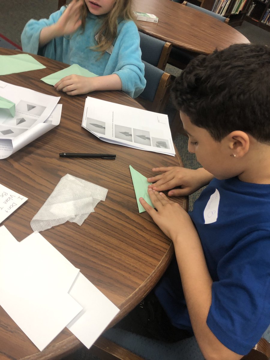 BISD_Libraries's tweet photo. Itโs #SharedReadingDay @BISD_HoustonSC!!! The Library was HOPPING! #IDontWantTiBeAFrog was a HUGE HIT! #OrigamiFrogs #ThumbprintFrogBookmarks @BryanISD @BISD_ITech #LoveOurBISDLibraryAssistants #ReadingIsForEveryone @devpetty @MikeBoldt #EncourageTheHeart #TellTheStory https://t.co/91HO9Pwl1Q