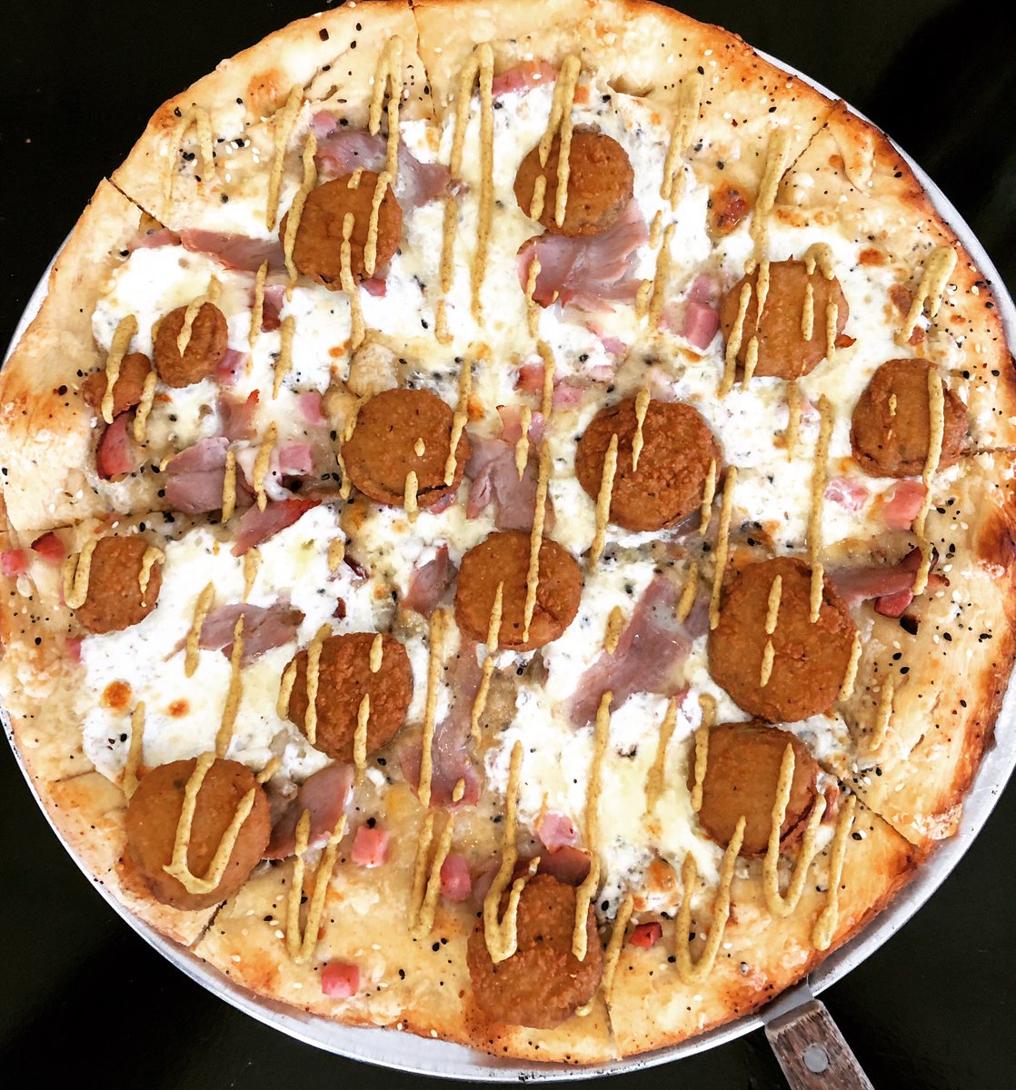TomokaBrewery's tweet photo. Happy Friday! Grab a Cubanza today (our Cuban pizza with—yep thats FRIED PICKLES! Mmmm...) https://t.co/hjZIsWDVIM