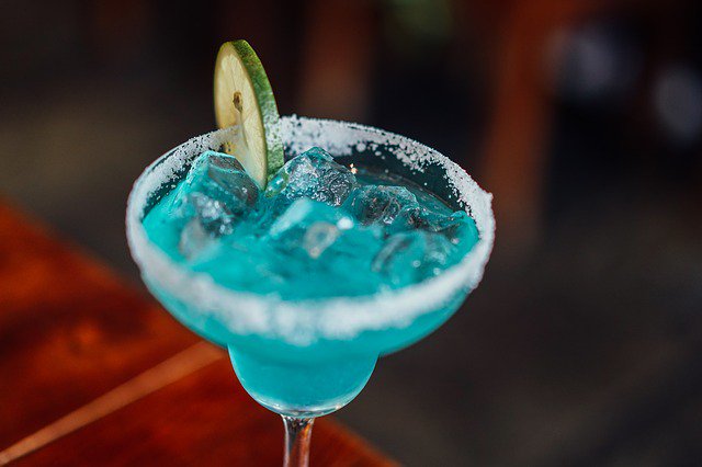 bodegamonton's tweet photo. Kickstart the bank holiday with Prosecco only £15 and 2 for 1 on selected cocktails till 8pm at Bodega, Monton Rd! We'll be open from 4pm tonight, Saturday and Sunday. Look forward to seeing you at Bodega :) Happy Bank Holiday Weekend. #cocktails #bars #monton @montonlife https://t.co/cOp1L72hlc