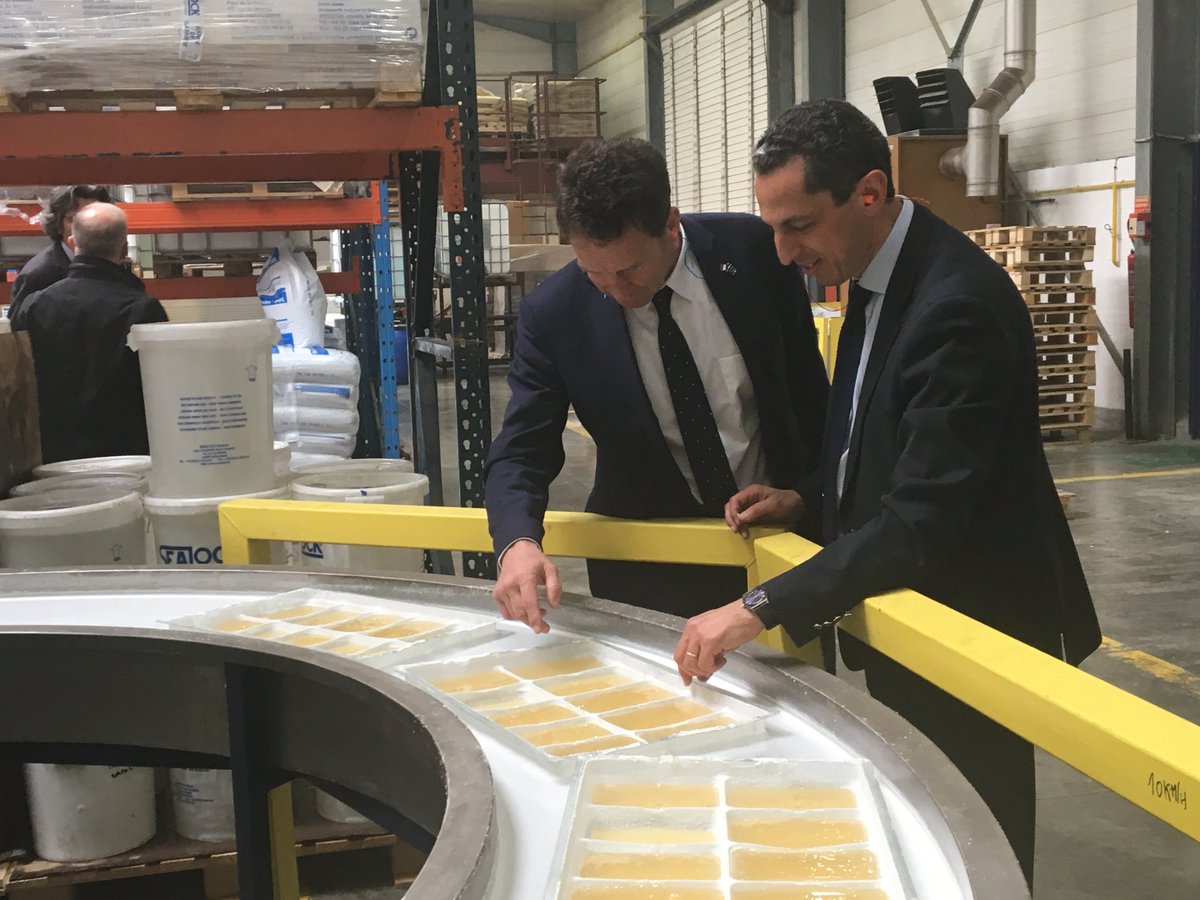 GeoffroyRDB's tweet photo. Visite passionnante de l’entreprise @SEALOCK_62 de @JeanMarcBarki, vice président du #medef #Artois. https://t.co/slqeVDhkdn
