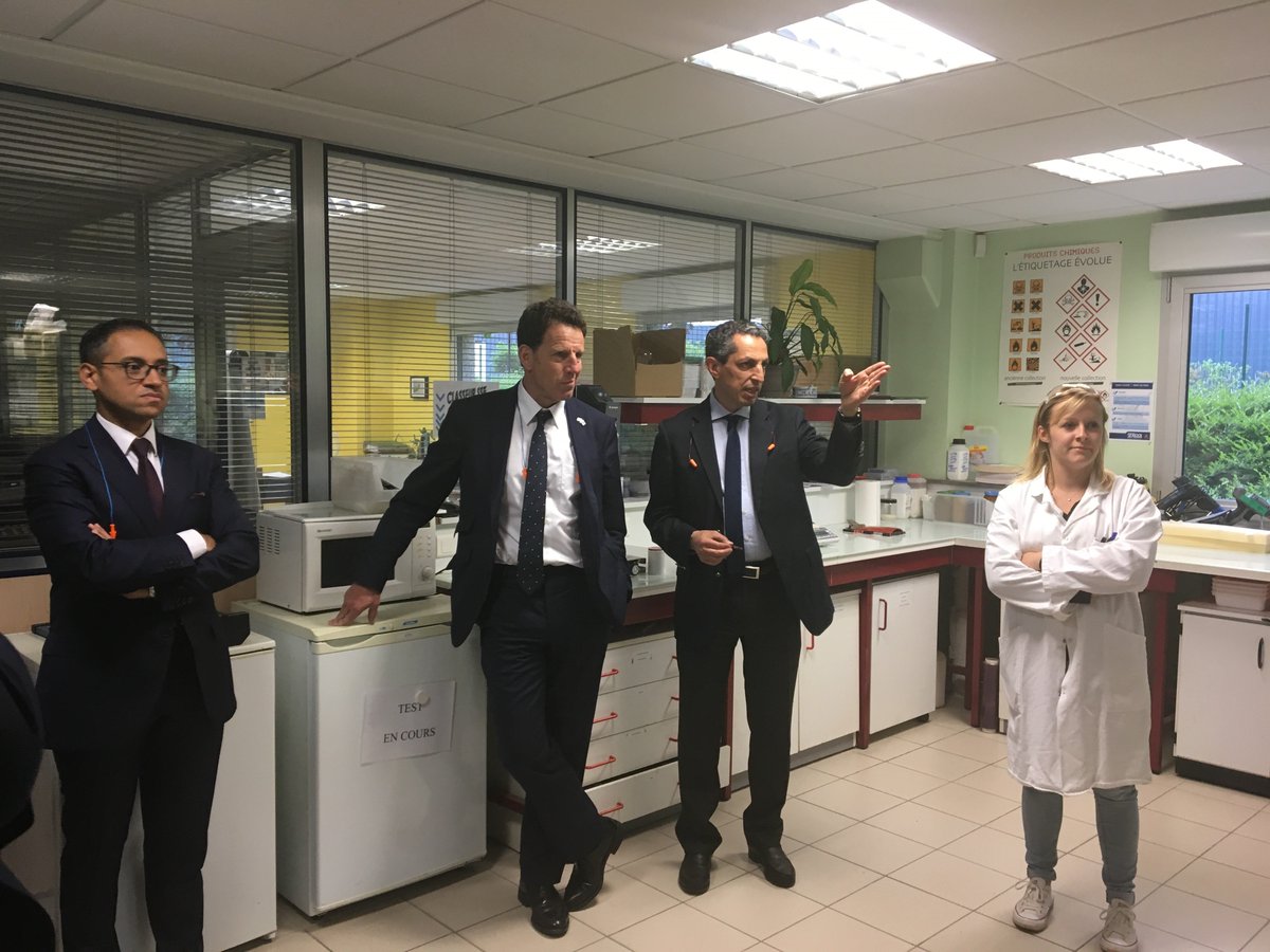 GeoffroyRDB's tweet photo. Visite passionnante de l’entreprise @SEALOCK_62 de @JeanMarcBarki, vice président du #medef #Artois. https://t.co/slqeVDhkdn