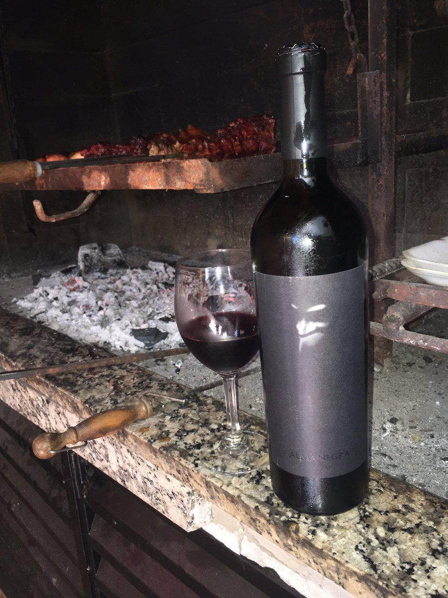prettyboytenis's tweet photo. Disfrutando el día del trabajador ...🤪🍷 https://t.co/ycG1F0VkoO
