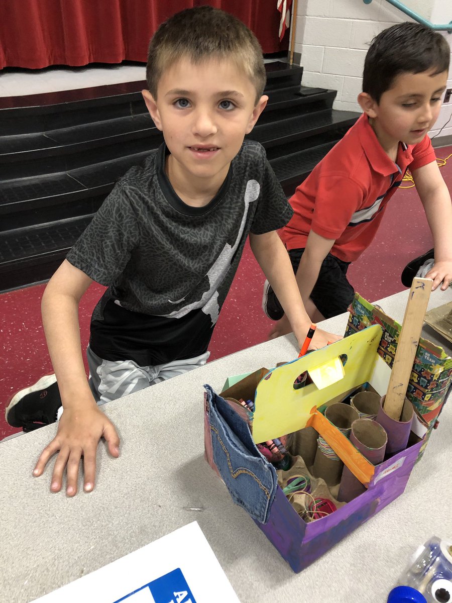 Signal Hill ES (@shespandas) on Twitter photo First Graders showing off their Trash to Treasures! @pandaprincipal @anna_houseworth <a href="/SignalHillPTO/">Signal Hill Elementary PTO</a> First Graders showing off their Trash to Treasures! @pandaprincipal @anna_houseworth <a href="/SignalHillPTO/">Signal Hill Elementary PTO</a>