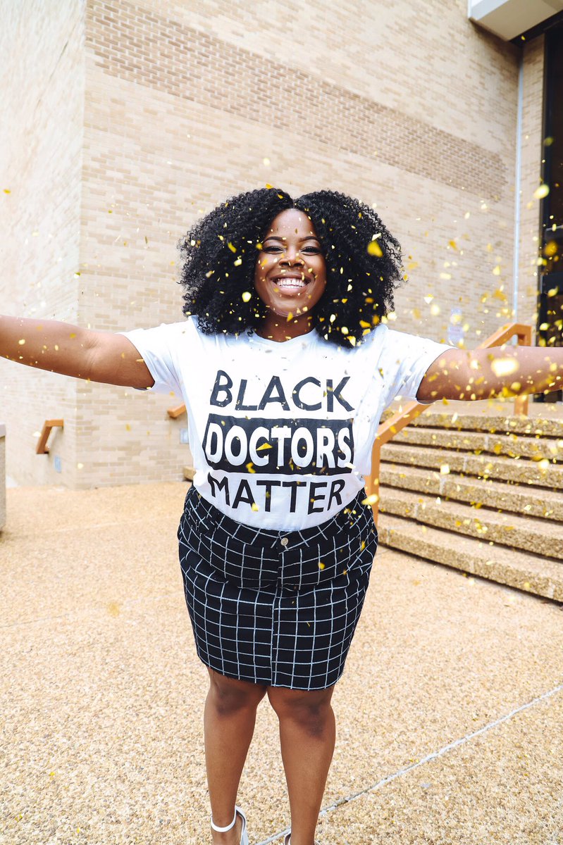 pagingdrsank's tweet photo. Wow. Today is the day...MY DAY! After 4 years of undergrad and 4 years of medical school, I will be walking across the stage as Dr. Mariah Sankey tonight at the age of 26! My childhood dream of becoming an OBGYN has finally come true! God is soooo GOOD! https://t.co/loX4UqmW7s