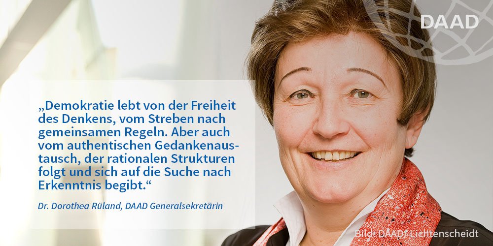 DAAD_Germany's tweet photo. Die Bonner Tage der Demokratie @demokratie_lebt stehen kurz bevor. Wir haben die #DAAD Generalsekretärin Dr. Dorothea Rüland gefragt, was #Demokratie für sie bedeutet: https://t.co/iB3Z6kf0c0 
Nicht verpassen: Diskussion zum Thema "Lebendiges Grundgesetz" am 16. Mai in #Bonn! https://t.co/uGLpuLBwRq