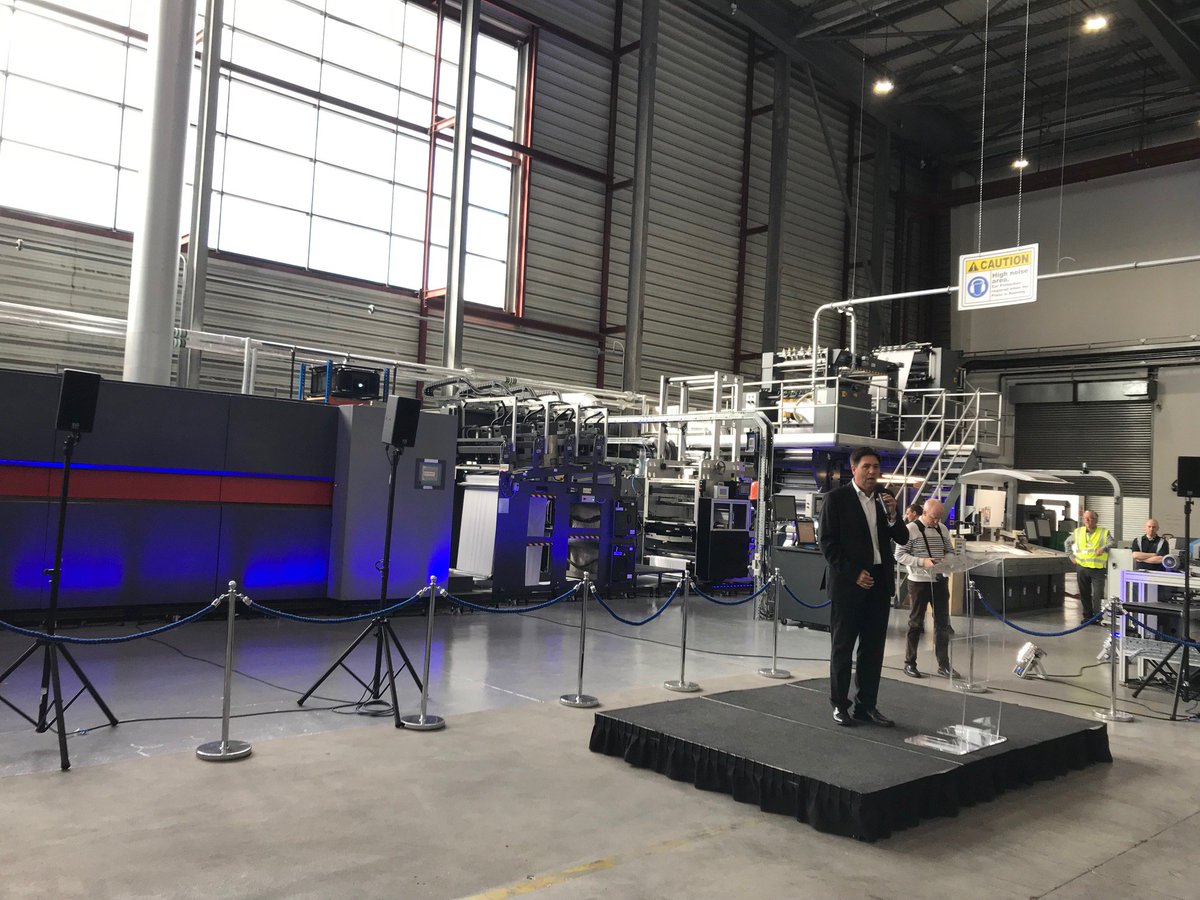 printweek's tweet photo. Our Jo was at Prinovis UK yesterday for the official unveiling of its hybrid web offset press. BPG's Niklas Darijtschuk pressed the 'go' button. 

It's a super-impressive site and the M600 + Kodak printheads looks great - so many format possibilities. 

https://t.co/YJ8EDh3FdT https://t.co/LOKe50oMzK