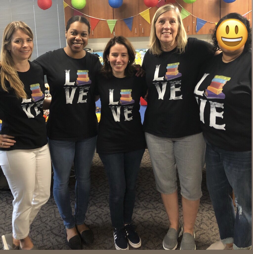 greenwood_reads's tweet photo. #GuestReaderDay β€οΈπ #LiteracyLadies @toni_somm https://t.co/OQEtzZLmB3