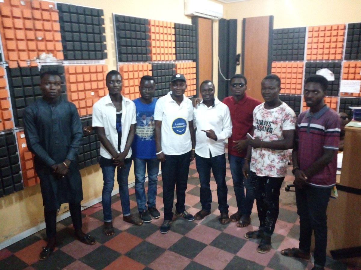 ogahpeter2017's tweet photo. We also made it to NBS where we discussed youth inclusion in governance. Thank God for #NotTooYoungToRun bill. Thank you @YIAGA. Thank you Nasarawa youths. The future looks bright. 
@MOSESKUSKO @aren_ben @EmmaKuza @EiENigeria @AaronAkpuPhilip https://t.co/u7LpLsVL29