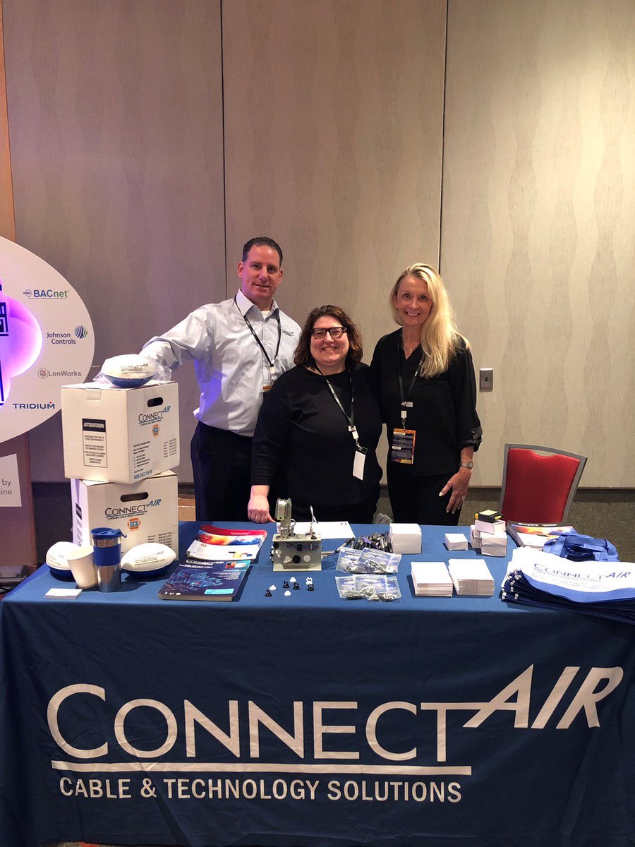 ConnectAir_GCG's tweet image. Connect-Air and Empire Wire & Supply were in Motor City Detroit supporting Cochrane Supply! #Controlscon