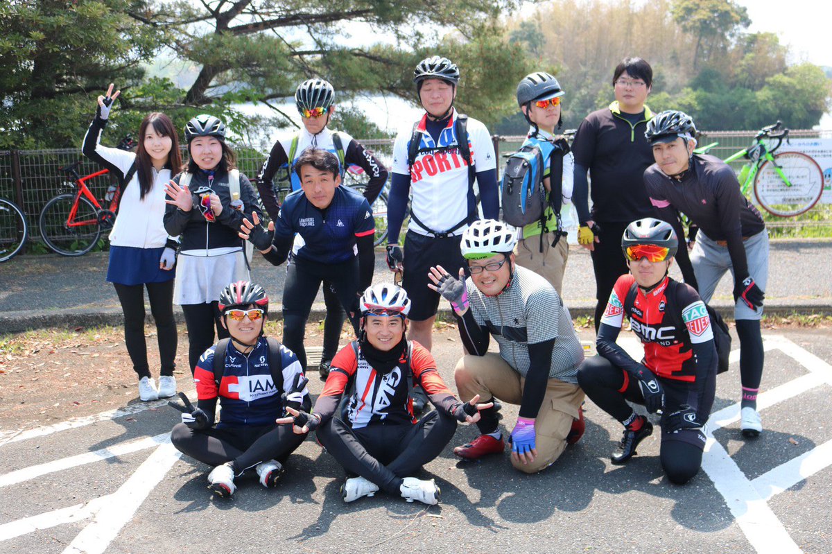 yuya_dancer's tweet photo. 昨日はグリーンパーク、今日は大島行ってきました!充実した休日w
#funkyride #ロードバイク #bmc #サイクリング #自転車 #大島 #宗像 #北九州 #ロードバイク初心者 https://t.co/VfDWBWKULY