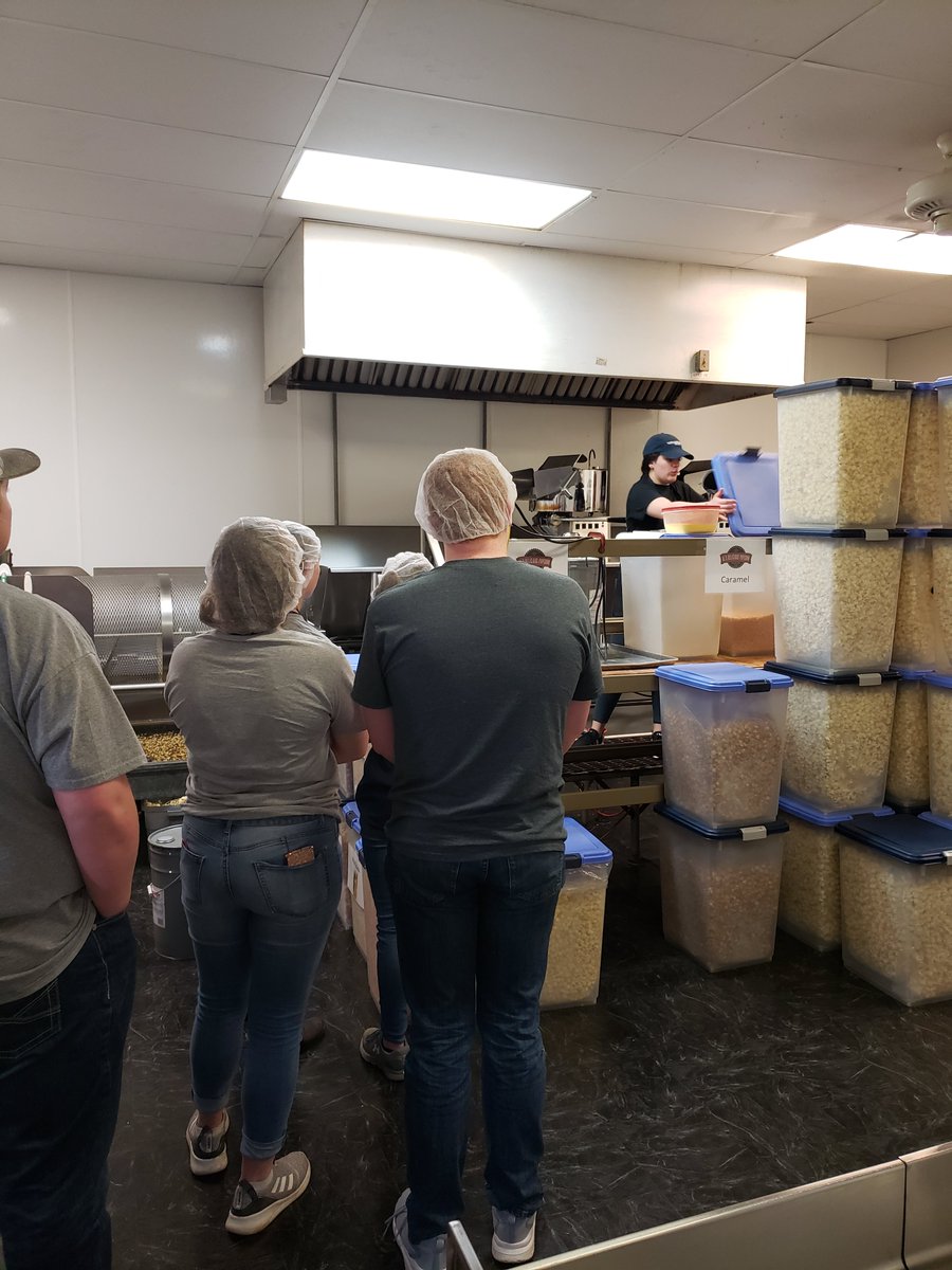 AlsPopcorn's tweet image. One of the things we really love to do is to educate our youth!  This week, we had the Ridgewood FFA in to learn about how popcorn is made and to pick up some of our gourmet popcorn.  What a great group of young men and women!
#alspopcorn #popcorn #tours #gourmet #ridgewoodFFA