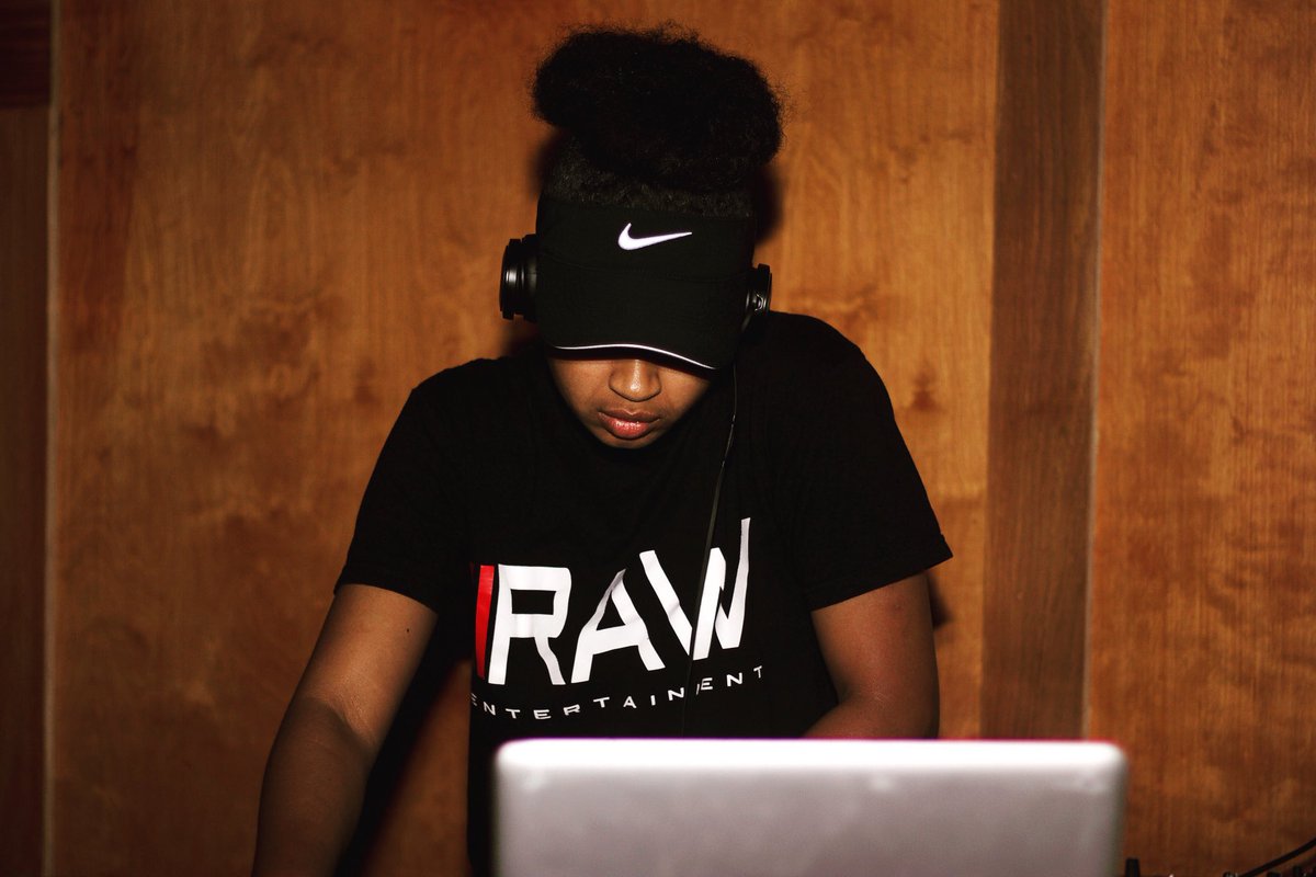 ItsTheRealMook's tweet photo. Event Coordinator /Photographer/DJ Going For Entrepreneur Of The Year ๐ฅ #2RawENT #IssaVibeWithDJMook #NoFreeTimeVisuals
Your #RT Can Help Me Gain A New Client ๐๐ฝ https://t.co/3kEnbwLXu5