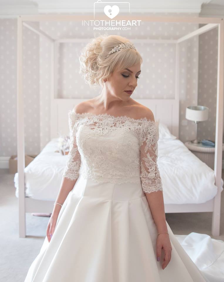 Stay_In_Wales's tweet photo. Some stunning photos of Lisa Francis &amp; Andrew Pascoe's wedding here at the Manor in last month. Many congratulations from all of us... 📸 Images by @intotheheartSW https://t.co/NHmAgFhQ1x