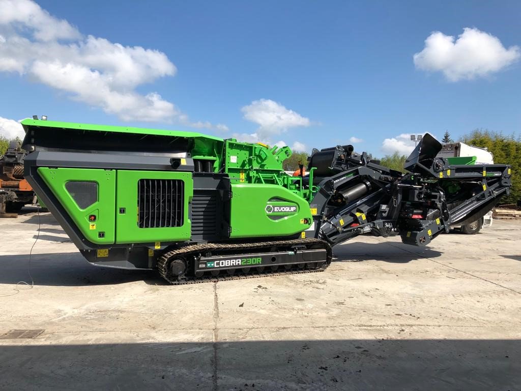 blue_machinery's tweet photo. Another #EvoQuip Cobra 230R has arrived at our Stirling site and is waiting to be prepared for its new home by our team. #scotland #crusher #compactcrusher https://t.co/9NYw1SGpvP