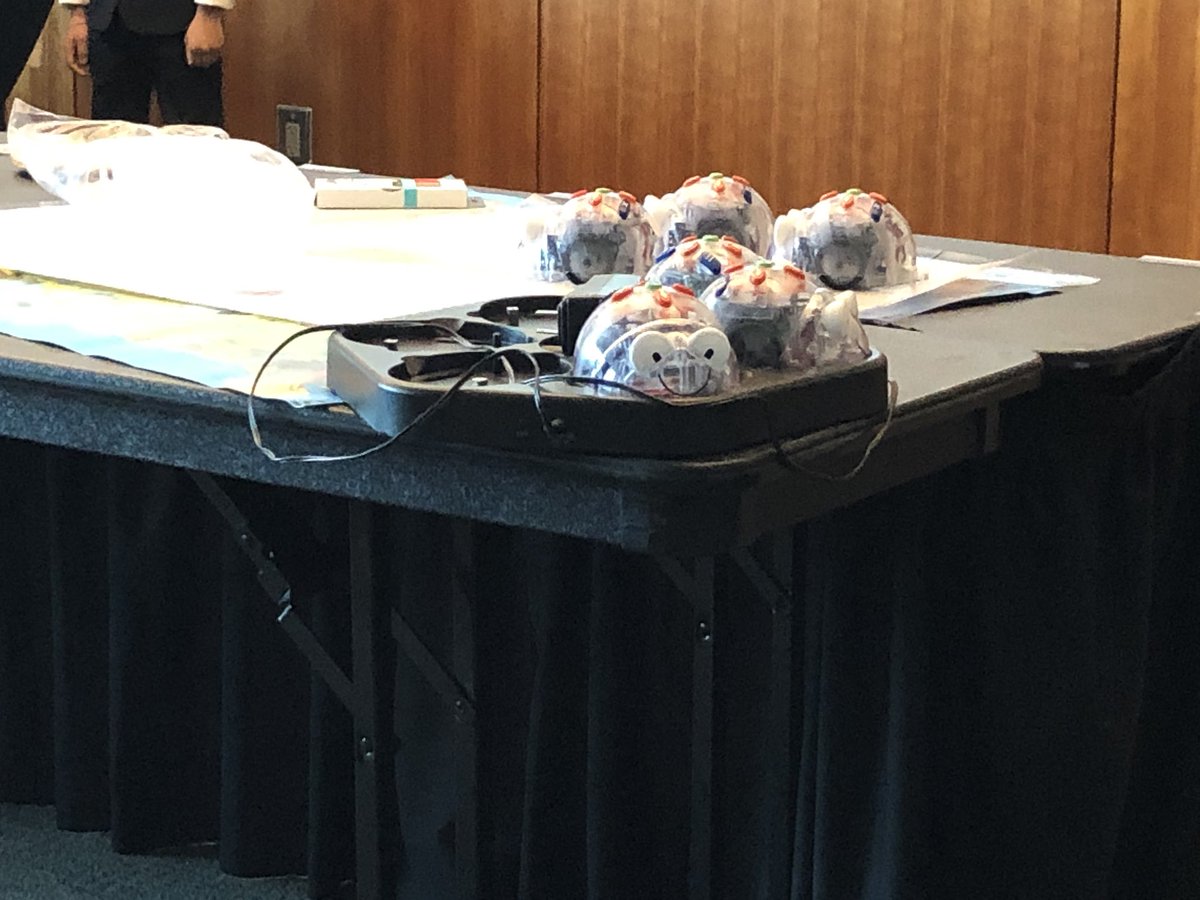 DialloSalioub's tweet image. Atelier robotique en action #AppEx 
@CanConnectEd 
@Du_Chene