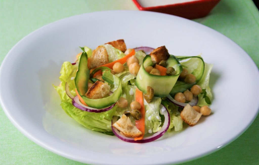 cooktoknow's tweet photo. Today's star of the show is Vegan Caesar Salad😀 But how can you make Vegan Caesar Dressing? Well, the answer is simple – Aquafaba☺ For recipe &amp; more info click the link below! #vegan #glutenfree #dairyfree #caesarsalad #aquafaba #chickpeas #delicious
https://t.co/OScVqJoQXh https://t.co/baXY9Z4nQW