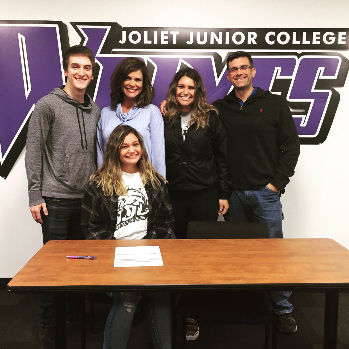 Proud to welcome @Hannah_Justak to our JJC Family!! #bleedpurple 🏐🐺 @JolietJrCollege @Minooka_VB @PPCSportsMCHS @carrieprosek @jjcwolves