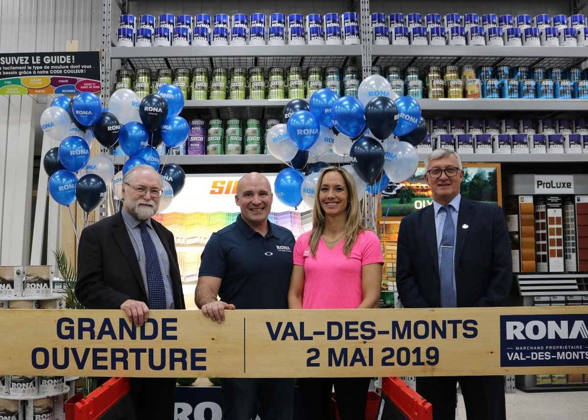 RONAinc's tweet photo. Le nouveau magasin RONA est maintenant officiellement ouvert à #ValdesMonts! Passez au 1839 du Carrefour pour participer aux célébrations et voir les milliers de nouveaux produits. 
Félicitations aux propriétaires et à toute l’équipe de RONA Val-des-Monts!
https://t.co/3uPhERbPTl https://t.co/xoDwgYlWVC