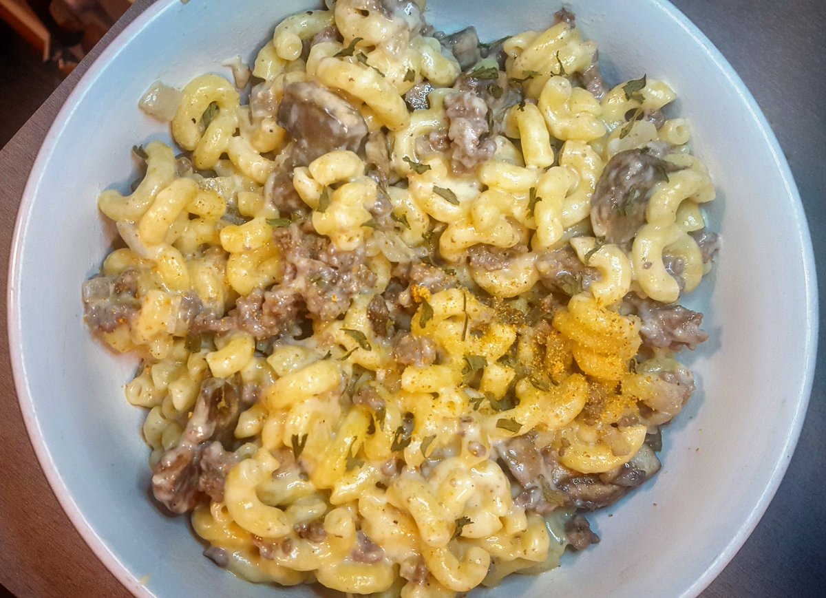 SoGoodCooking1's tweet photo. #treatyoself to the #recipeoftheday : Mushroom Burger Mac 🍔🧀🤤

Recipe here: https://t.co/IcsyyQpxSJ

#foodie #foodporn #foodpics #foodblogger #recipeblog #FoodieFriday #FridayFeeling #Philly https://t.co/isz57wy7jb