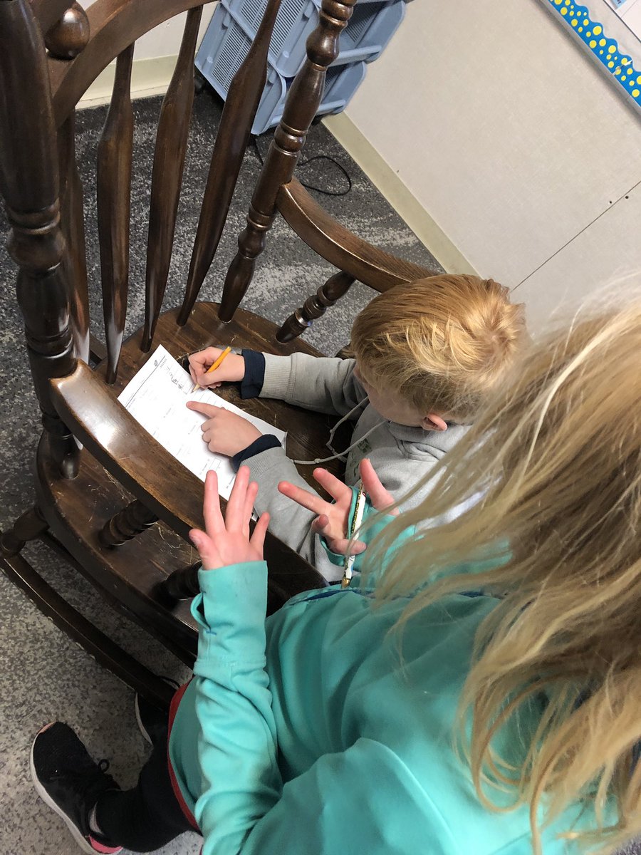 MrsLaMottGrade3's tweet photo. Finding #perimeter and #area is so much more FUN with a friend! 👍🏻 #HLWWProud #hlwwlakers #3rdgrade #envisionmath #pearsonmath #partnerwork https://t.co/WQgJRkfy3y
