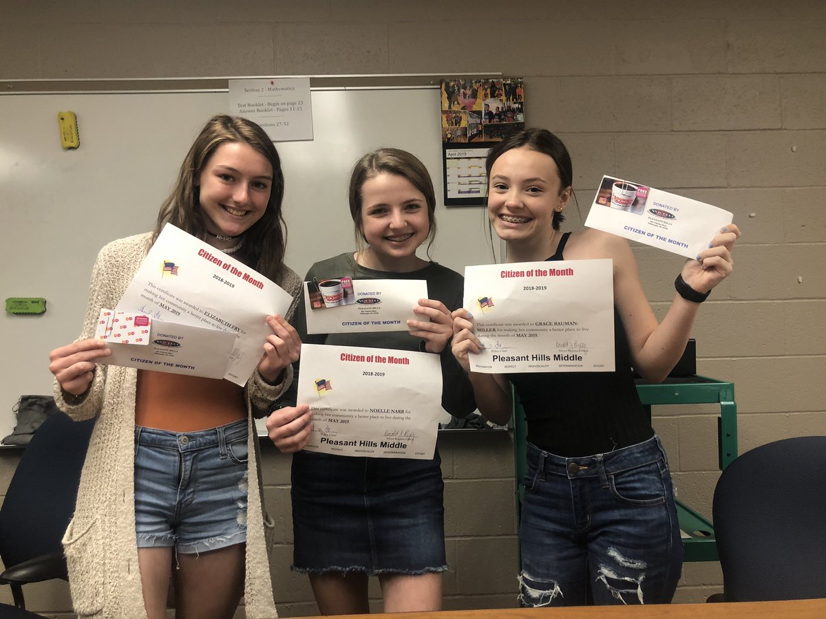 watermanPHMS's tweet photo. Such a joy spending the last 3 years with these girls💕 Well deserved citizens of the month! @phmsjaguars @SROPor #GoGirls #oneismydaughter https://t.co/ICCi9skKbN