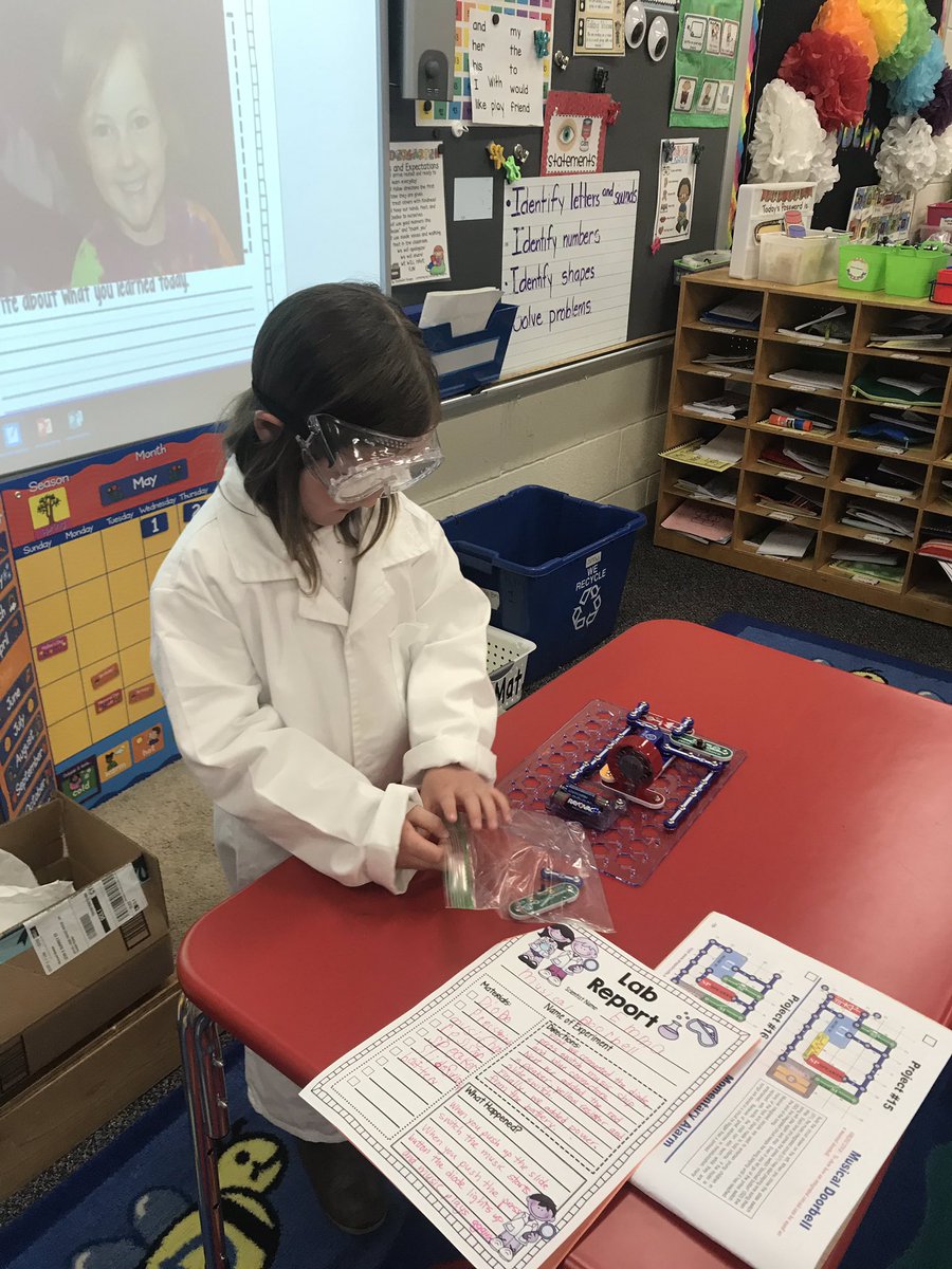 KdgFullday's tweet photo. Scientist of the Week!!! Emma used a an electrical circuit board and created a door bell that plays Happy Birthday!🎉🎈🎊 #rrcschools #sciencerocks https://t.co/dQ9QbeU7v9