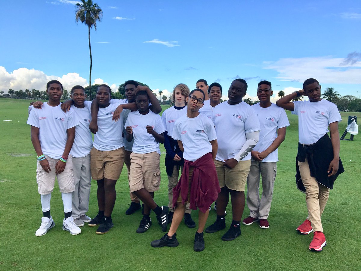 SEEDSchoolMiami's tweet photo. @SEEDSchoolMiami Volunteered at the @SOFLHC Championship Golf Tournament and helped hundreds of kids experience a wonderful time! #volunteerism #collegeprep #boardingschool #24hourstogrow #compassion #SEEDCoreValue https://t.co/pJUztj81Pn