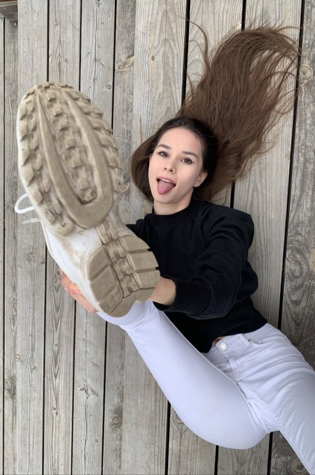 What are you doing right now?)) https://t.co/j3kHZorApV