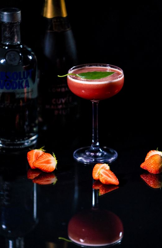 MalmaisonHotels's tweet photo. Who wants to spend a hedonistic bank holiday weekend with us? Come on over and be over- indulged! Browse the menu Chez Mal &amp; check out our tantalising list of cocktails https://t.co/DX45AdQhdN #Malmaison #BoutiqueHotel #BankHoliday #ChezMal #Malchemy https://t.co/kcyMFCuPvs