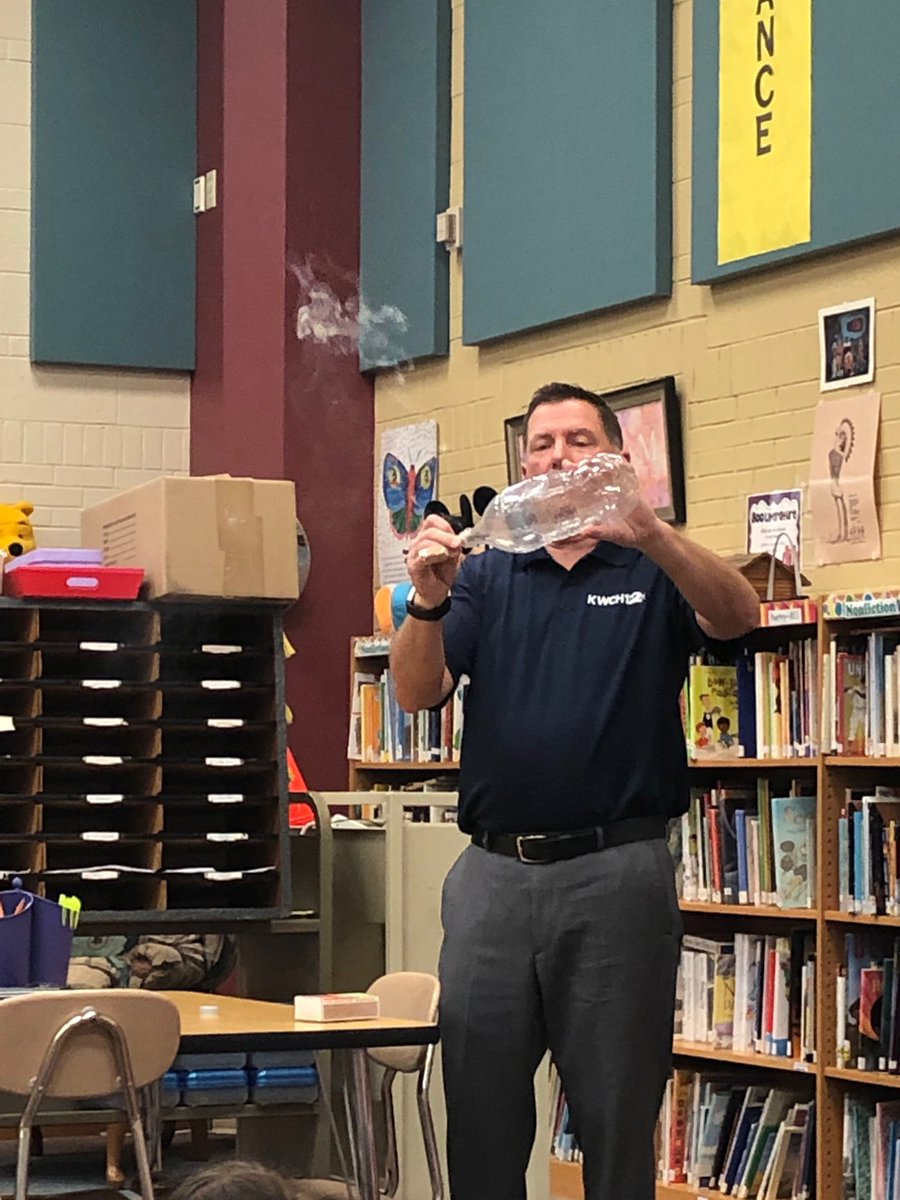 HeusnerReading's tweet photo. Mark Larson presented to 2nd graders about meteorology and weather patterns. He read a book and did experiments to show the students weather patterns. It was educational and entertaining! We are so lucky he was able to join us! #HeusenerPRIDE #why305 #KWCH12 #Heusner2ndGrade https://t.co/6dyDEXASx6