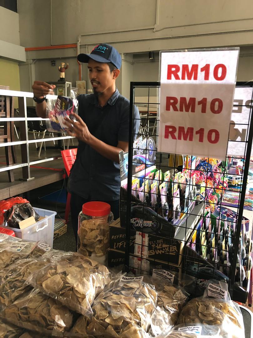 ifjasiapacific's tweet image. NUJ chapter, NUJ NSTP had the charity bazar. The proceeds will help the members, particularly Jason Gerald. He was diagnosed with diabetes and had his left foot amputated recently. Jason is now unable to work.
#WorldPressFreedomDay 
#WPFD2019 
#DefendJournalism