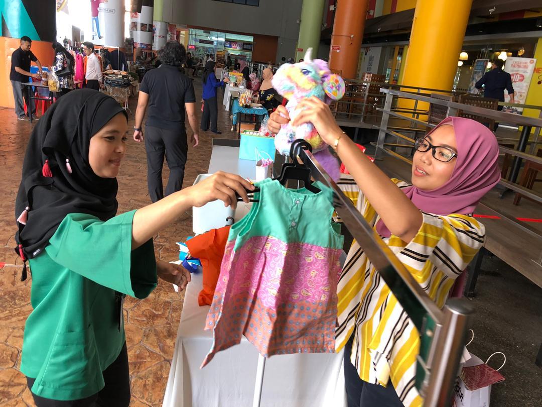 ifjasiapacific's tweet image. NUJ chapter, NUJ NSTP had the charity bazar. The proceeds will help the members, particularly Jason Gerald. He was diagnosed with diabetes and had his left foot amputated recently. Jason is now unable to work.
#WorldPressFreedomDay 
#WPFD2019 
#DefendJournalism