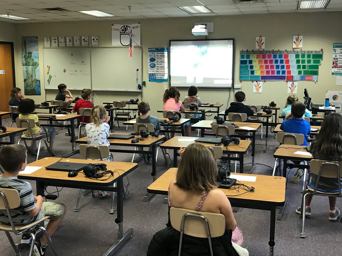 ReadingCindy's tweet image. 2nd graders are getting ready for #MyRoboticFriend ⁦@CheatLakeElem⁩ @codeorg⁩ ⁦@CodeWV⁩