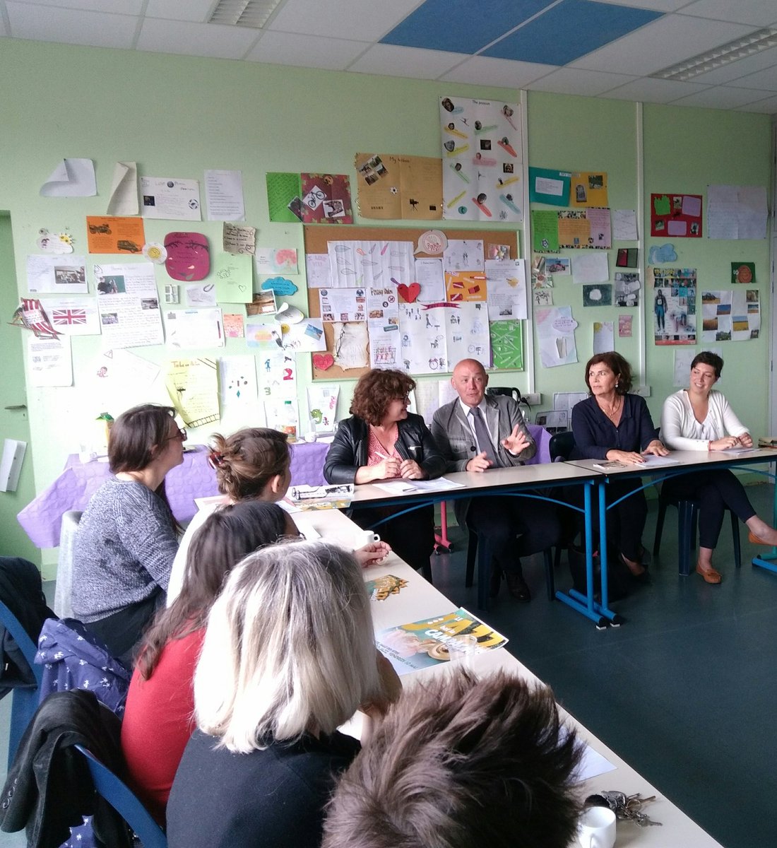 DSDEN79's tweet photo. Résidence artistique au collège de Menigoute afin que les élèves pratiquent des disciplines artistiques du spectacle vivant.
Engagement fort des équipes éducatives et démarche partenariale et concertée @DeuxSevres @DSDEN79 #carug #opalousa #CSCpaysMenigoutais https://t.co/miPGqwU1Bl