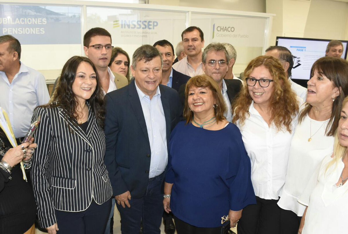 MinisterioGobCh's tweet photo. #ChacoAvanza ✅ El gobernador @domingopeppo inauguró la primer etapa de las oficinas de "Modernización y Reingeniería de procesos" en @insssepoficial, que tiene como objetivo mejorar y eficientizar los servicios que ofrecen para jubilaciones, pensiones y retiros.
@Drajessicaayala https://t.co/zXntrVtTaG