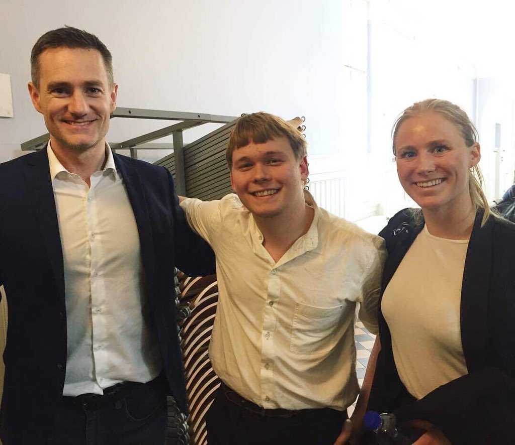 SofieGroth1's tweet photo. Debat om klima+ uddannelse på Aurehøj gym med 800 unge og @RasmusJarlov @sofiecn  @JoachimBOlsen  og ja, det er dyrt! Men det er penge statskassen har, hvis man vælger at prioritere rigtigt! #klimavalg #sofiesvalg #dkmedier #dkpol #Alternativet https://t.co/3T3huaAW89
