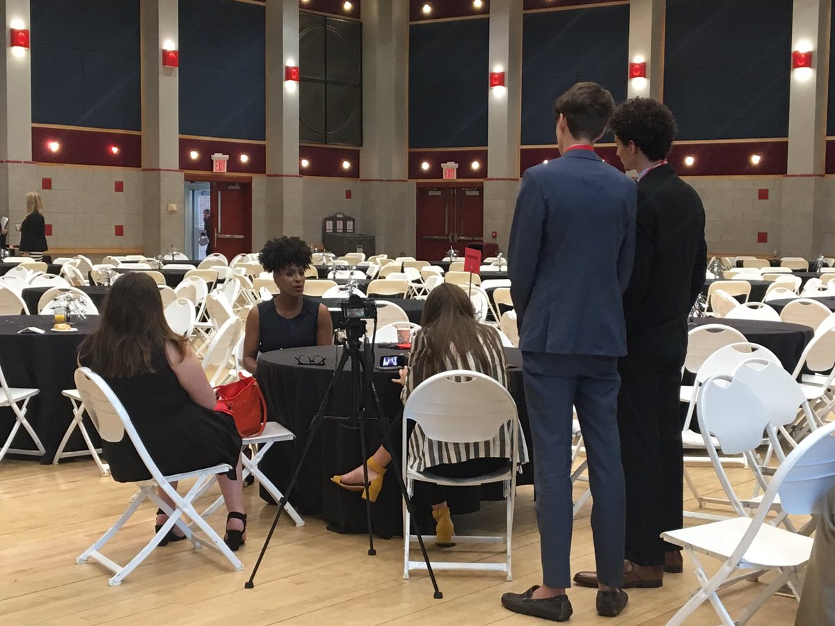K8Nalepinski's tweet photo. Behind the scenes at #Bashawards 2019: @SoutholdJrSrHS students from Soho TV interview @NicoleYoung60, Emmy-award winning producer with 60 Minutes. https://t.co/lwFw2S87vV