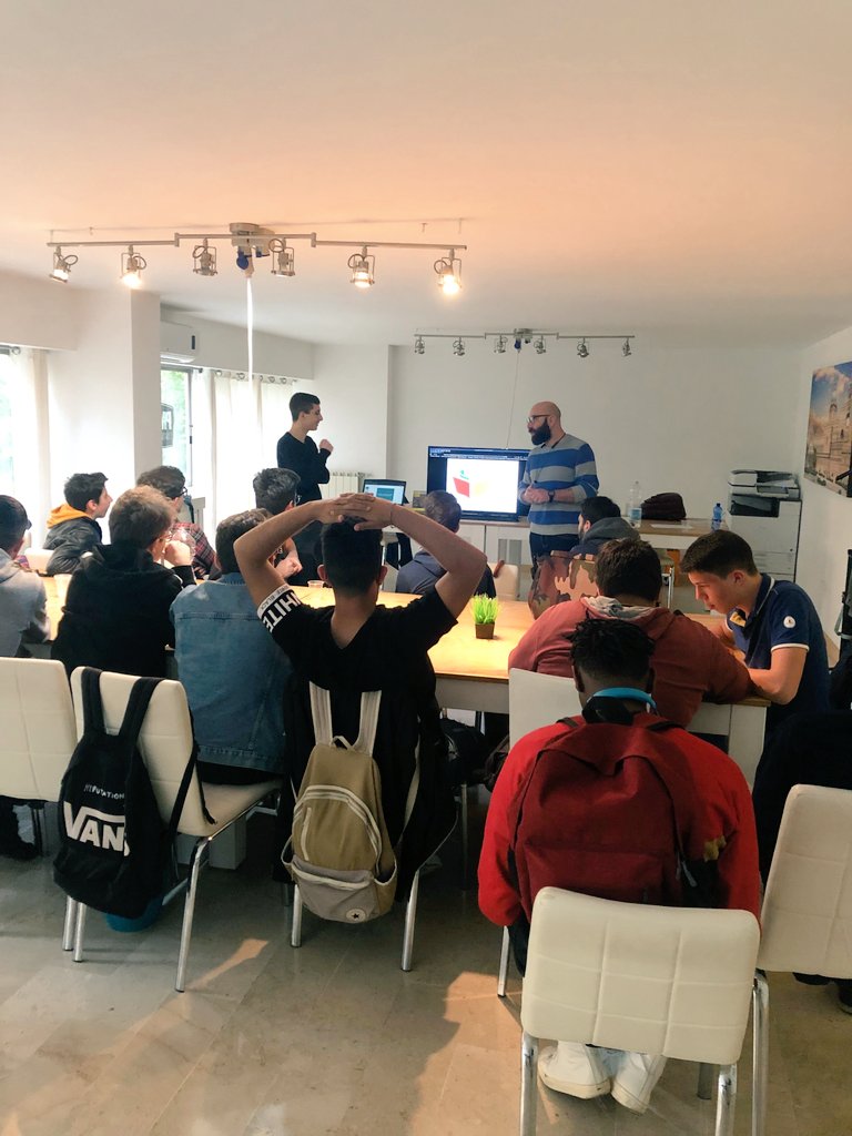 opinnoitaly's tweet photo. #Upshift prosegue al @pmocoworking di #Palermo insieme a @hypnodev e @Solarys97 per sostenere i ragazzi, completare le landing page dei progetti e iniziare lo sviluppo delle #app! #Startup #imprenditorialità @jaItalia @UNICEF @UNICEF_Italia @my_grants https://t.co/RsIdlHs5Pe