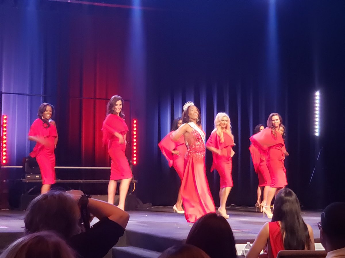 EieshaW's tweet photo. Loved every moment of NC International Pageant https://t.co/95HQz7pqHD