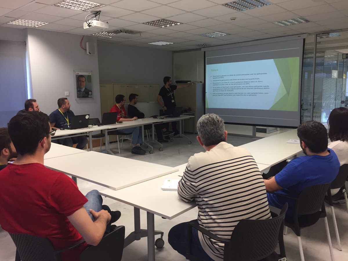 sroblesnarbona's tweet photo. Viernes técnico en Intranet #dotnet #core #microservices https://t.co/ozMNcqpbo2