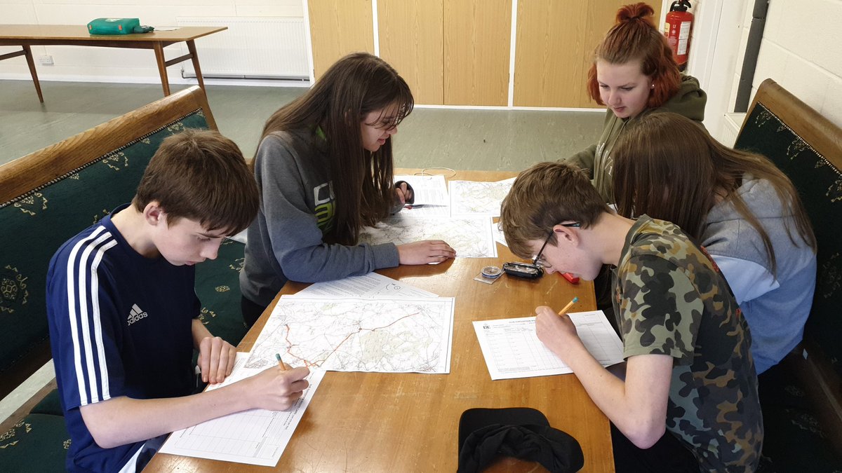MrScullyCCC's tweet photo. Great teamwork planning tomorrow's hike route for bronze D of E training. #cccdofe @CartertonCC https://t.co/itu5OPk1g1