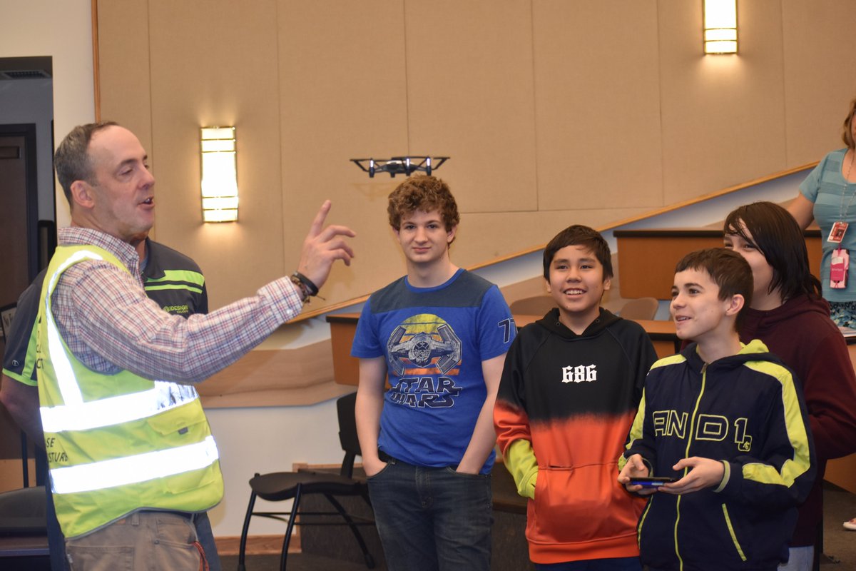 SCCSDWarriors's tweet photo. Peter Cimino, a licensed commercial drone pilot and owner of @BuffaloPerspec1, visited this morning to share tips and advice with our students about ways to make a living flying drones. #SCCSDWarriors https://t.co/0D9s8zIN6l