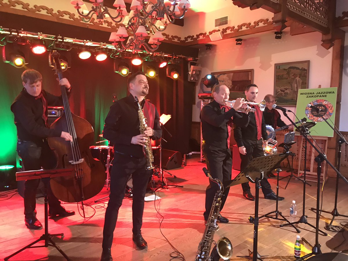 WiosnaZ's tweet photo. We celebrate Five O’Clock Orchestra 50th anniversary with their outstanding #concert. Polish traditional #jazz at its best! 

Najlepsze oblicze polskiego jazzu tradycyjnego. Five O’Clock Orchestra obchodzi z nami 50-lecie działalności.! https://t.co/4WtkbJ1FYM