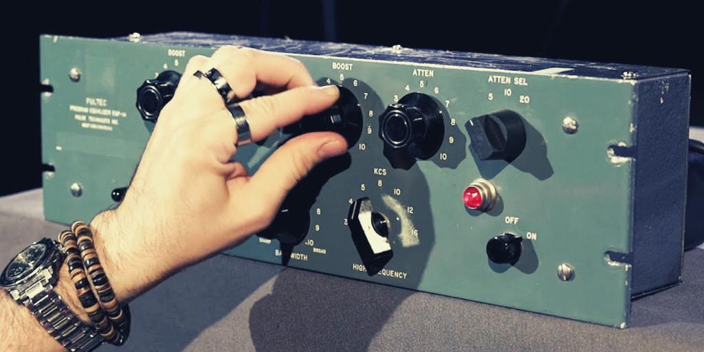 Hyperbits's tweet image. #Hypertips 245: Want to make a sound feel a little more old school/analog/organic? Roll off the extreme high end. Use a smooth EQ to reduce a bit above 15kHz. We love using a EQP1A emulator for this (attenuate the highs at 20kHz).