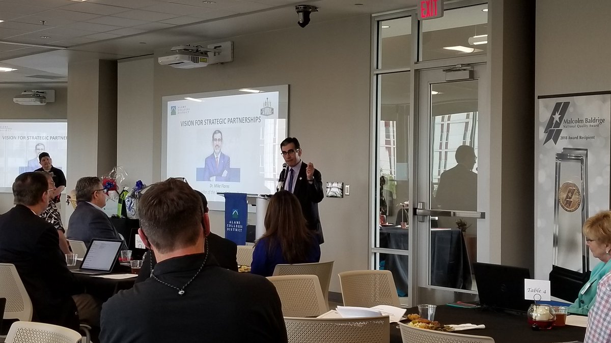 @AlamoColleges1 is leading the charge to create opportunities for social mobility in SA. Excellent #SignatureEvent today @SAC_PR with leadership and business to find meaningful ways to support student success. #proudpartner #talentliveshere @MikeFloresPHD @sachamber @sa_works
