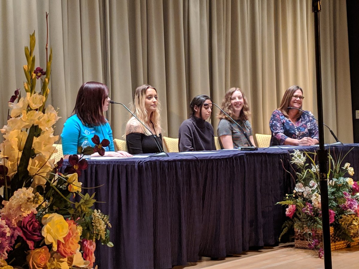 hguevaraPCC's tweet photo. Our own online students sharing their experiences as online students... Flexibility, affordability, independence, and ability to keep working-- some of the reasons students need high-quality online learning! #PCCOnlineSummit https://t.co/tgjWK2k5pT