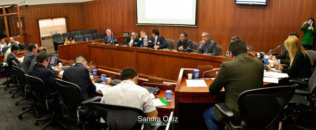 TransEnMedios's tweet photo. @velascoluisf Senador: transportadores hemos estado en dos ocasiones reunidos (una en cámara y otra en Senado).

Hicimos caso y lo invitamos a usted para que nos apoyara, Pero usted ha brillado por su ausencia.

Le insistimos: SI PODEMOS. ¡TRABAJEMOS! https://t.co/HoUoEd4R1H